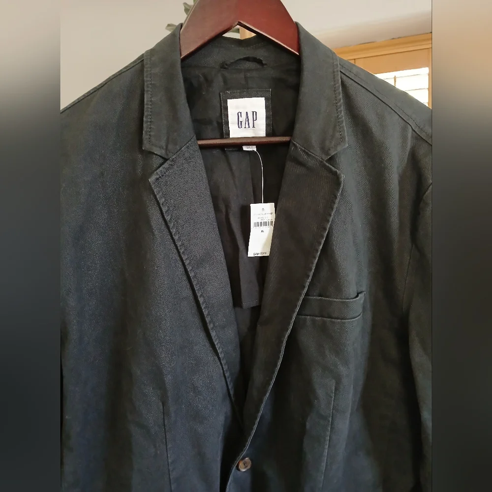 NWT GAP Men's Blazer in Black. Size XL